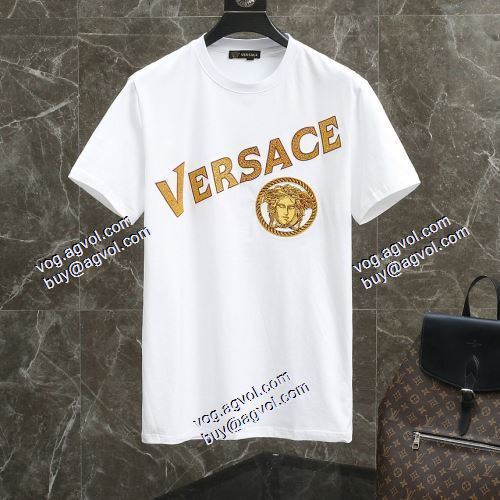  VERSACEブランドコピー   2021春夏  2色可選  大人のおしゃれに  ヴェルサーチVERSACE  半袖シャツ