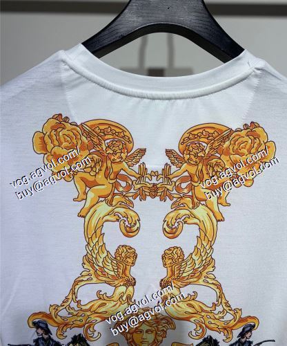  2021春夏 VERSACEコピー ムダな装飾を排したデザイン 半袖Tシャツ ヴェルサーチVERSACE