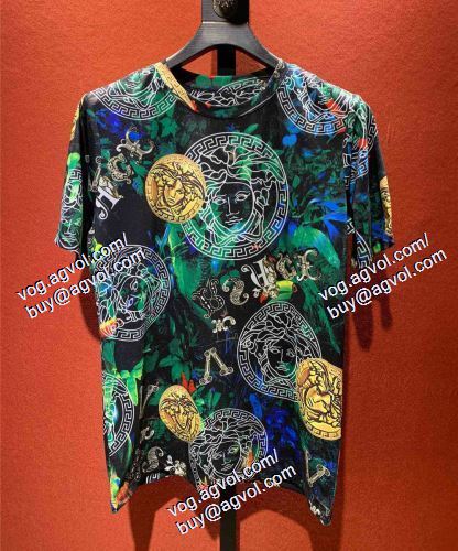  VERSACEブランド 偽物 通販 お洒落に魅せる ヴェルサーチVERSACE 2021春夏 半袖Tシャツ