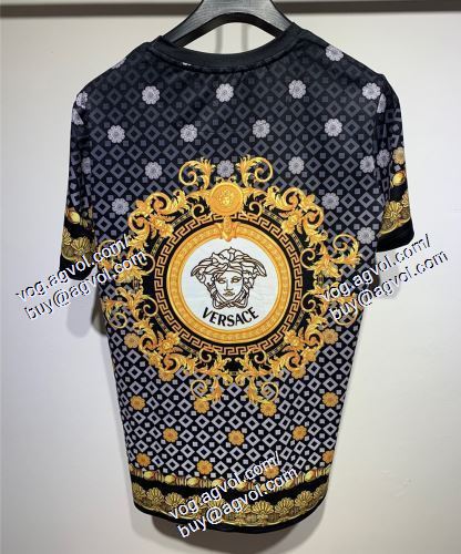  2021春夏 半袖Tシャツ VERSACEスーパーコピー 激安 スタイリッシュな印象 ヴェルサーチVERSACE