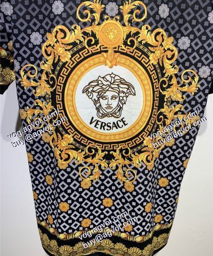  2021春夏 半袖Tシャツ VERSACEスーパーコピー 激安 スタイリッシュな印象 ヴェルサーチVERSACE