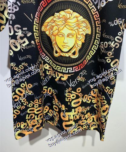  ヴェルサーチVERSACE 2021春夏 超目玉 VERSACEコピーブランド 半袖Tシャツ