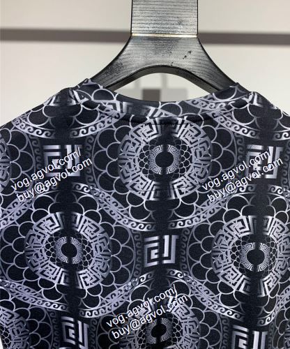  2021春夏 デザイン性の高い VERSACEスーパーコピー 代引 半袖Tシャツ ヴェルサーチVERSACE