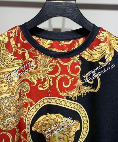  ファッション 人気 VERSACEスーパーコピー 半袖Tシャツ ヴェルサーチVERSACE 2021春夏