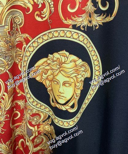 ファッション 人気 VERSACEスーパーコピー 半袖Tシャツ ヴェルサーチVERSACE 2021春夏
