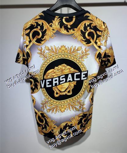  VERSACEブランド 偽物 通販 半袖Tシャツ ヴェルサーチVERSACE セール中 2021春夏 