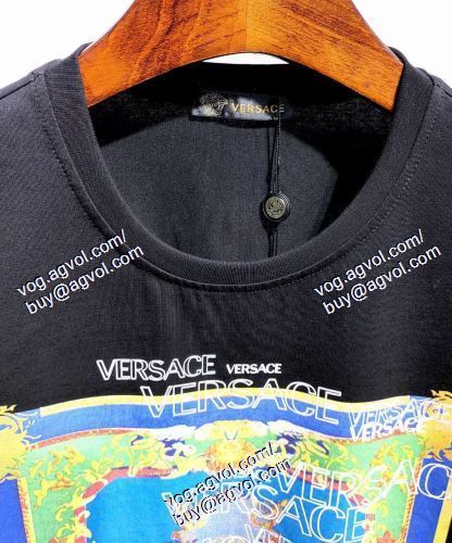 VERSACE偽物ブランド 半袖Tシャツ 2色可選 人気激売れ ヴェルサーチVERSACE 2021春夏 
