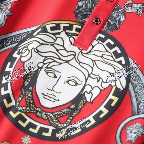  2021春夏 2色可選 VERSACEスーパーコピー 代引 SALE開催 半袖Tシャツ 上下セット ヴェルサーチVERSACE 