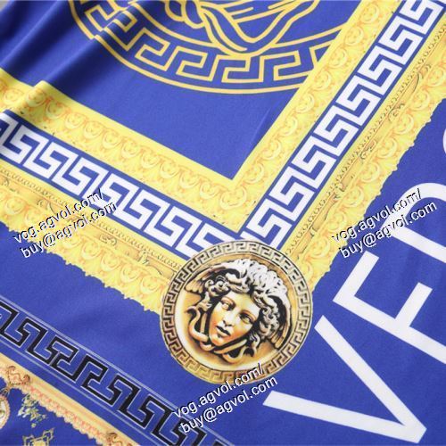  半袖Tシャツ 上下セット 売れ筋！ 2色可選 ヴェルサーチVERSACE 2021春夏 VERSACEブランドスーパーコピー