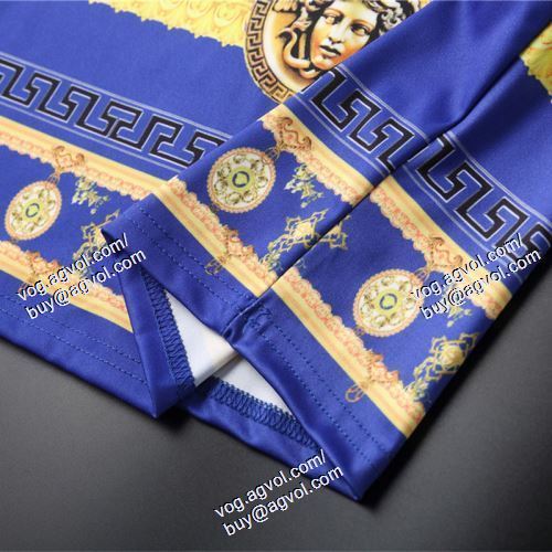  半袖Tシャツ 上下セット 売れ筋！ 2色可選 ヴェルサーチVERSACE 2021春夏 VERSACEブランドスーパーコピー
