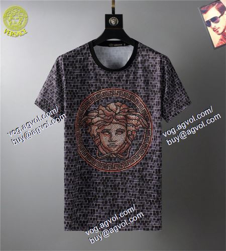  2色可選 半袖Tシャツ 上下セット ヴェルサーチVERSACE 抜群の雰囲気が作れる!  2021春夏 VERSACEブランド コピー