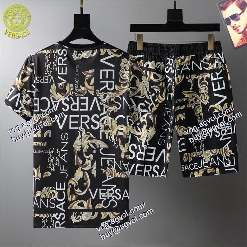  格安！ VERSACEスーパーコピー ヴェルサーチVERSACE 2021春夏 半袖Tシャツ 上下セット 