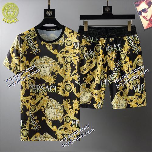  2021春夏 VERSACEコピー 半袖Tシャツ 上下セット ヴェルサーチVERSACE 値下げ！