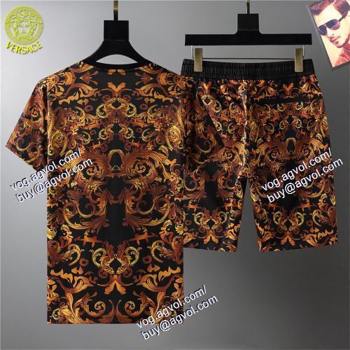  ヴェルサーチVERSACE めちゃくちゃお得 2021春夏 VERSACEコピー ブランド 半袖Tシャツ 上下セット