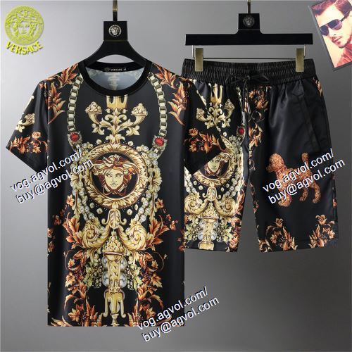  VERSACEブランド 偽物 通販 半袖Tシャツ 上下セット 最旬アイテム ヴェルサーチVERSACE 2021春夏