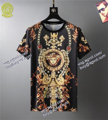  VERSACEブランド 偽物 通販 半袖Tシャツ 上下セット 最旬アイテム ヴェルサーチVERSACE 2021春夏