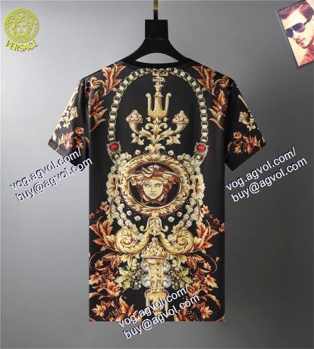  VERSACEブランド 偽物 通販 半袖Tシャツ 上下セット 最旬アイテム ヴェルサーチVERSACE 2021春夏