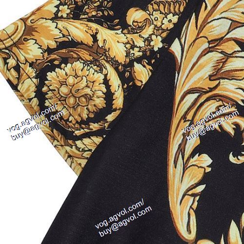  2色可選 半袖Tシャツ 人気商品 ヴェルサーチVERSACE 2021春夏 VERSACEコピーブランド
