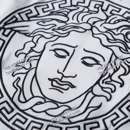  半袖Tシャツ 2色可選 VERSACEスーパーコピー 完売品！ ヴェルサーチVERSACE 2021春夏 