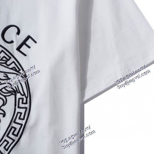  半袖Tシャツ 2色可選 VERSACEスーパーコピー 完売品！ ヴェルサーチVERSACE 2021春夏 
