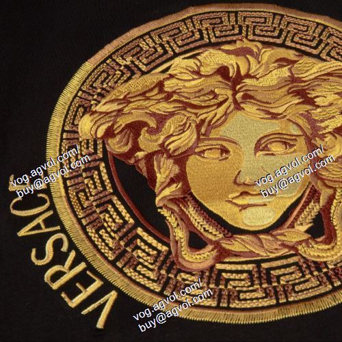  2021春夏 半袖Tシャツ 2色可選 VERSACEスーパーコピー 激安 大人のおしゃれに ヴェルサーチVERSACE