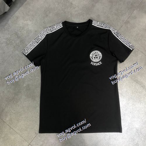  個性派 VERSACE偽物ブランド 半袖Tシャツ 上下セット ヴェルサーチVERSACE 2021春夏