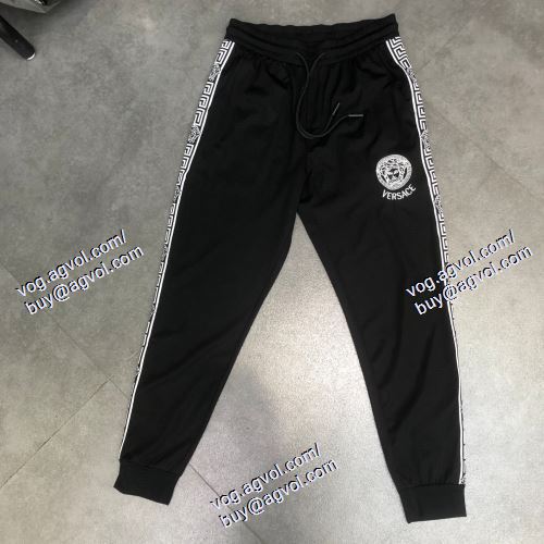  個性派 VERSACE偽物ブランド 半袖Tシャツ 上下セット ヴェルサーチVERSACE 2021春夏