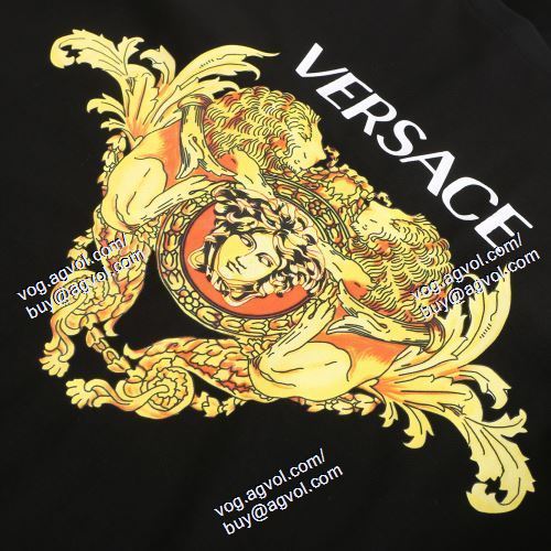  ヴェルサーチVERSACE 2021春夏 半袖Tシャツ VERSACEブランド コピー 2色可選 高級感演出