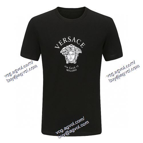  VERSACEスーパーコピー 存在感◎ ヴェルサーチVERSACE 2色可選 2021春夏 半袖Tシャツ