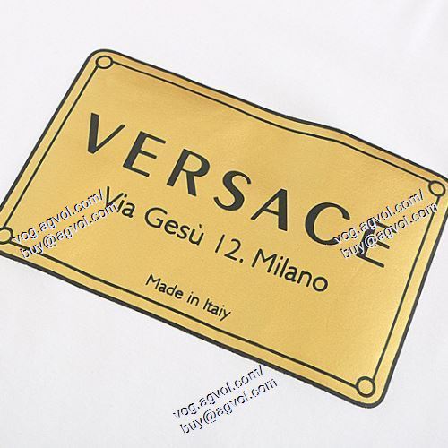  2021春夏 VERSACEコピー 2色可選 半袖Tシャツ 一味違うケーブル編みが魅力満点 ヴェルサーチVERSACE