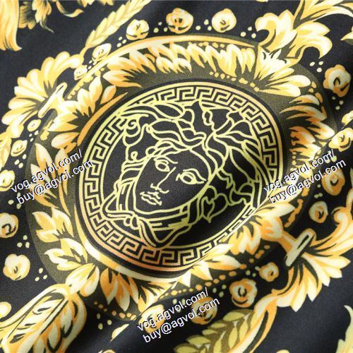  2021春夏 VERSACEスーパーコピー 激安 半袖Tシャツ ヴェルサーチVERSACE 2色可選 上質 大人気！