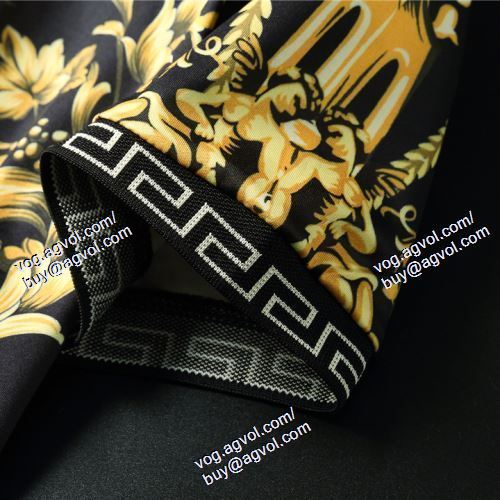  2021春夏 VERSACEスーパーコピー 激安 半袖Tシャツ ヴェルサーチVERSACE 2色可選 上質 大人気！
