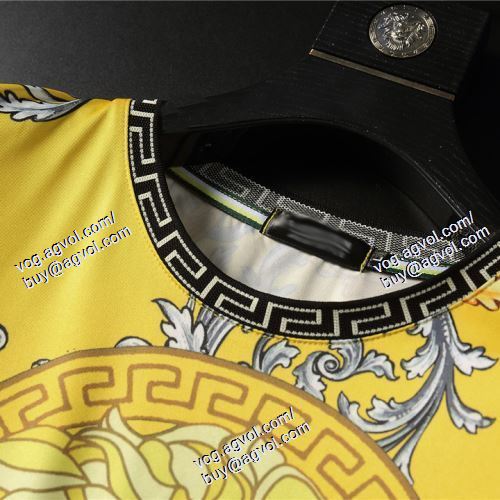  ヴェルサーチVERSACE 2021春夏 半袖Tシャツ 2色可選 首胸ロゴ VERSACEコピーブランド