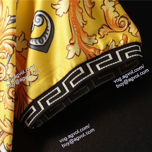  ヴェルサーチVERSACE 2021春夏 半袖Tシャツ 2色可選 首胸ロゴ VERSACEコピーブランド