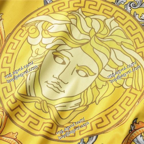  ヴェルサーチVERSACE 2021春夏 半袖Tシャツ 2色可選 首胸ロゴ VERSACEコピーブランド