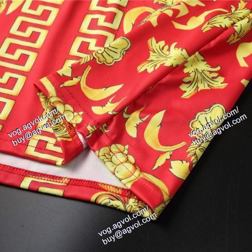  2021春夏 絶大な人気を誇る VERSACEスーパーコピー 代引 2色可選 半袖Tシャツ ヴェルサーチVERSACE