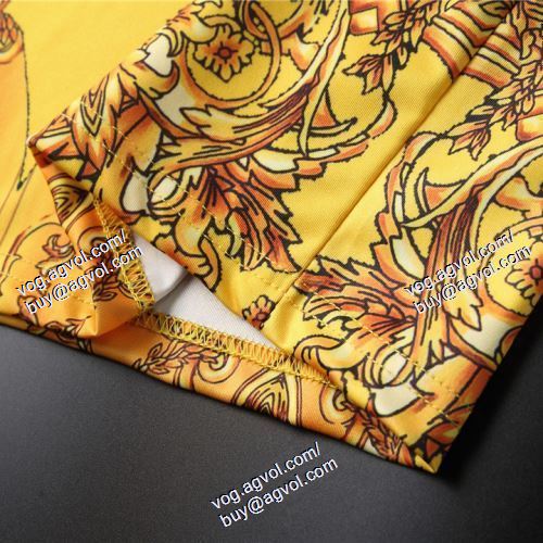  ヴェルサーチVERSACE スタイルアップ効果 2021春夏 2色可選 半袖Tシャツ VERSACEブランドスーパーコピー