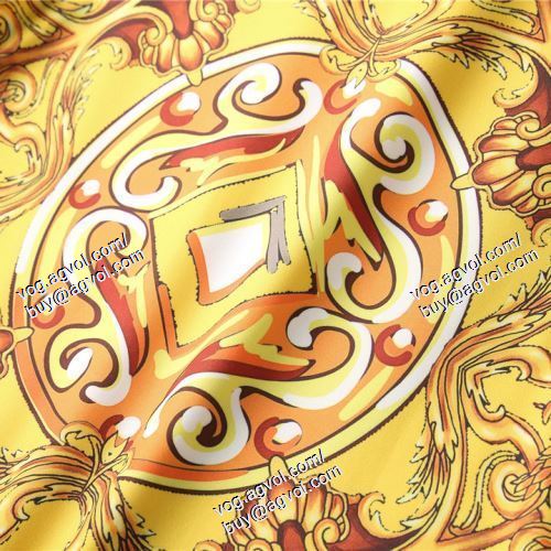  ヴェルサーチVERSACE スタイルアップ効果 2021春夏 2色可選 半袖Tシャツ VERSACEブランドスーパーコピー