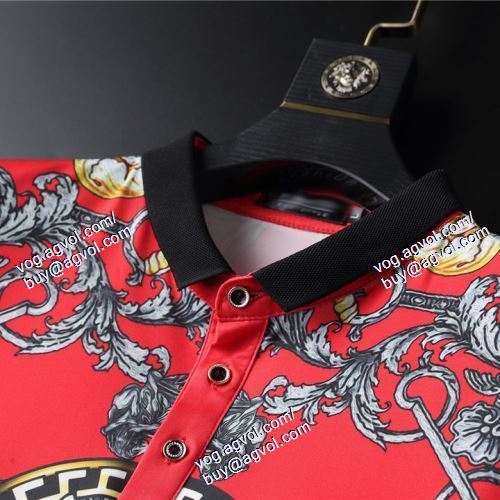  2色可選 半袖Tシャツ 重宝するアイテム ヴェルサーチVERSACE 2021春夏 VERSACEブランド コピー 