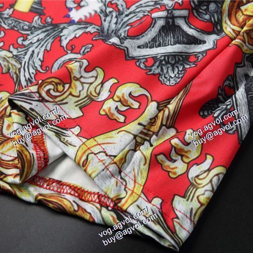  2色可選 半袖Tシャツ 重宝するアイテム ヴェルサーチVERSACE 2021春夏 VERSACEブランド コピー 