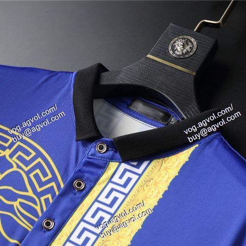  VERSACEスーパーコピー 2色可選 半袖Tシャツ ヴェルサーチVERSACE 2021春夏 高級感を引き立てる