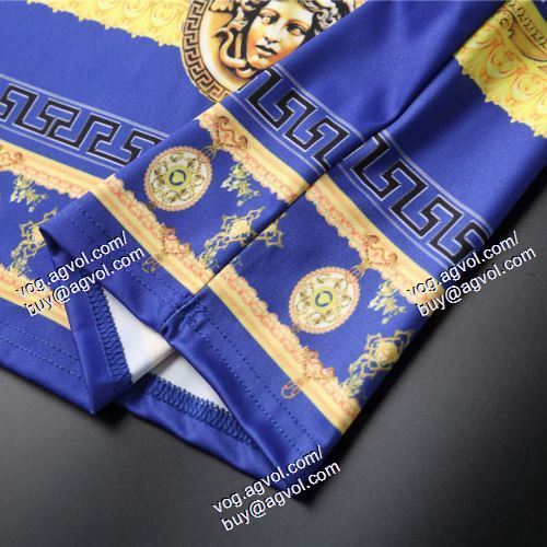 VERSACEスーパーコピー 2色可選 半袖Tシャツ ヴェルサーチVERSACE 2021春夏 高級感を引き立てる