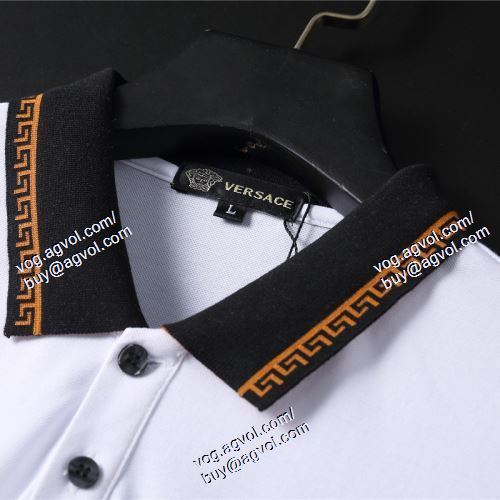  ヴェルサーチVERSACE 2021春夏 2色可選 半袖Tシャツ VERSACEコピーブランド 落ち着いた感覚
