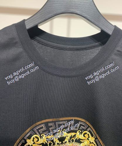  VERSACE偽物ブランド ヴェルサーチVERSACE 2色可選 半袖Tシャツ 大人っぼい 2021春夏  