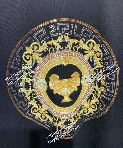  VERSACE偽物ブランド ヴェルサーチVERSACE 2色可選 半袖Tシャツ 大人っぼい 2021春夏  