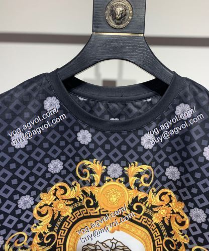  2021春夏 魅力的 VERSACEスーパーコピー 代引 半袖Tシャツ ヴェルサーチVERSACE