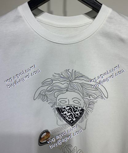  VERSACEブランドコピー 2色可選 ヴェルサーチVERSACE 半袖Tシャツ 売れ筋のいい 2021春夏