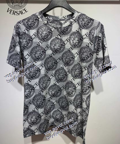  ヴェルサーチVERSACE 半袖Tシャツ 2021春夏 VERSACEブランド コピー お洒落に魅せる
