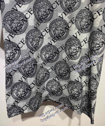  ヴェルサーチVERSACE 半袖Tシャツ 2021春夏 VERSACEブランド コピー お洒落に魅せる