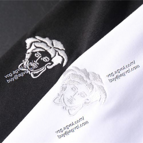  存在感のある ヴェルサーチVERSACE 2021春夏 半袖Tシャツ VERSACEコピーブランド 2色可選 